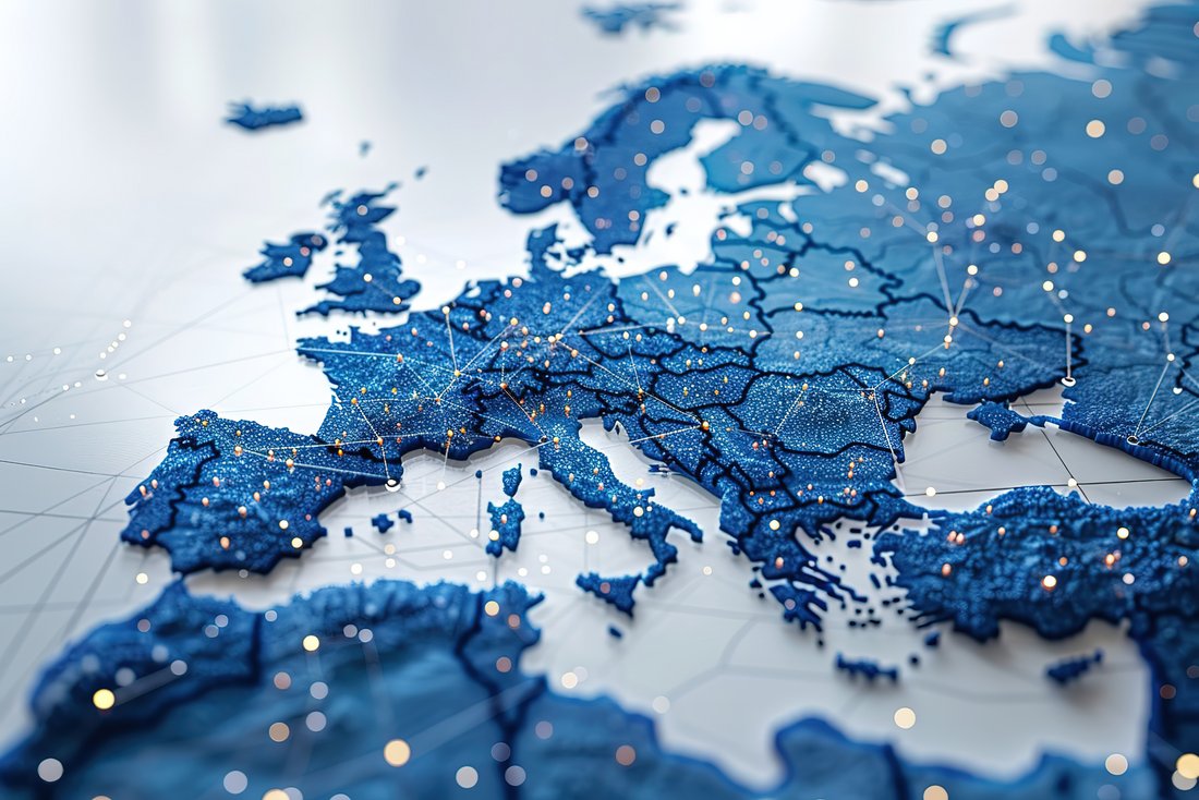 Blaue Europakarte mit leuchtenden Verbindungspunkten und Netzwerklinien als Symbol für die europäische Vernetzung und Zusammenarbeit.